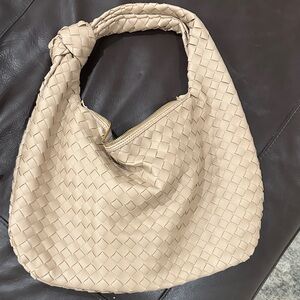 Elegant Tan Woven Women's Bag